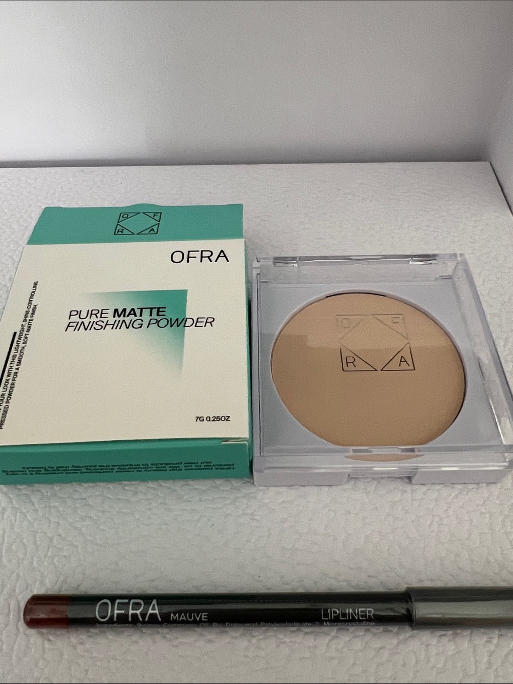 OFRA Pure Matte Finishing Powder & Mauve Lip Liner duo